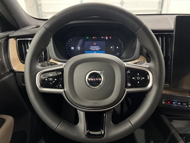 2026 Volvo XC60 Plus