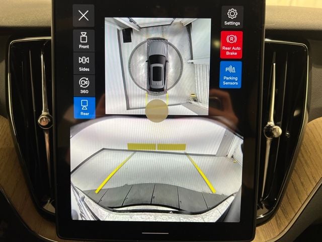 2026 Volvo XC60 Plus