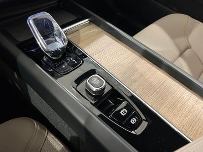 2026 Volvo XC60 Plus