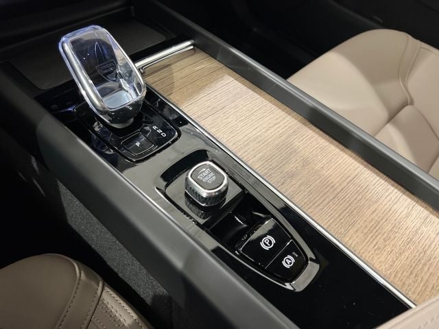 2026 Volvo XC60 Plus