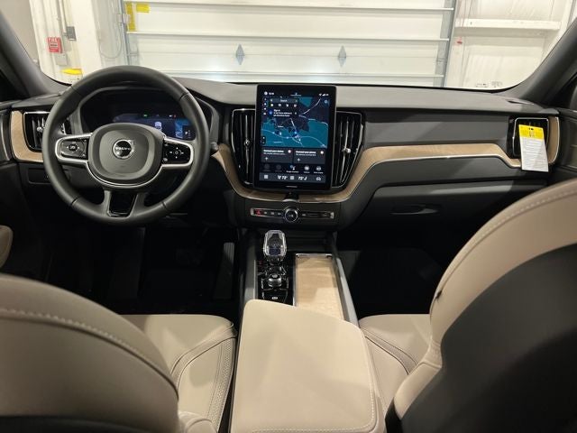 2026 Volvo XC60 Plus