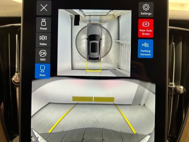 2026 Volvo XC60 Plus