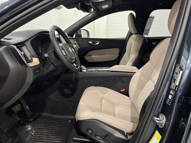 2026 Volvo XC60 Plus