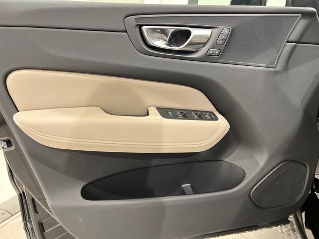 2026 Volvo XC60 Plus