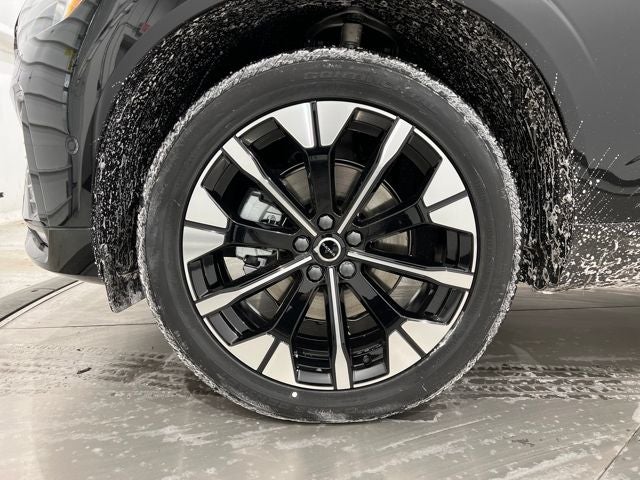 2026 Volvo XC60 Plus