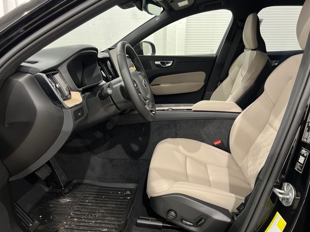 2026 Volvo XC60 Plus