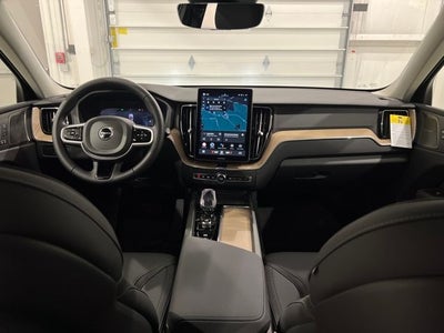 2026 Volvo XC60 Plus