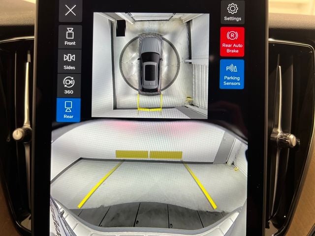 2026 Volvo XC60 Plus