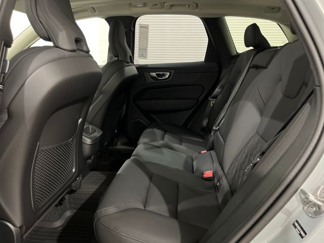 2026 Volvo XC60 Plus