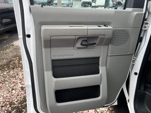 2025 Ford E-350 Base Cutaway