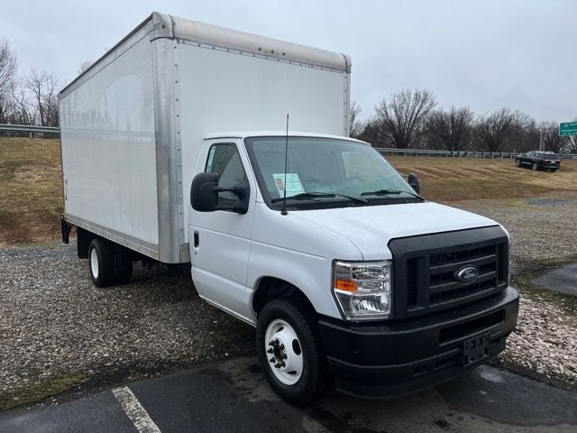 2025 Ford E-350 Base Cutaway