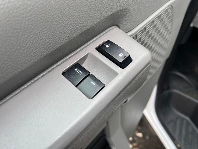 2025 Ford E-350 Base Cutaway