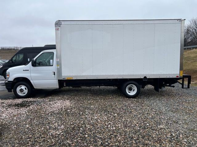 2025 Ford E-350 Base Cutaway