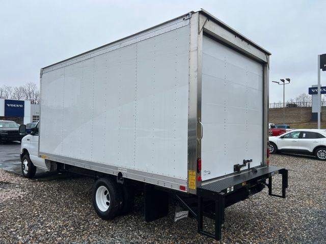 2025 Ford E-350 Base Cutaway