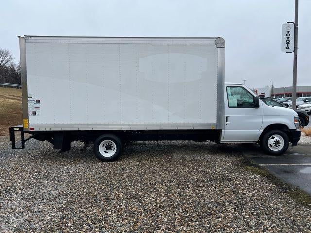 2025 Ford E-350 Base Cutaway