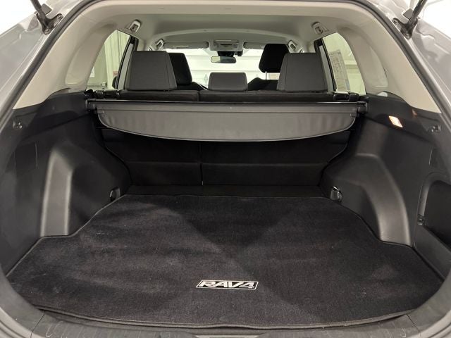 2019 Toyota RAV4 HYBRID LE