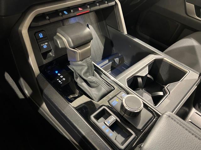 2024 Toyota TUNDRA 4X4 SR5