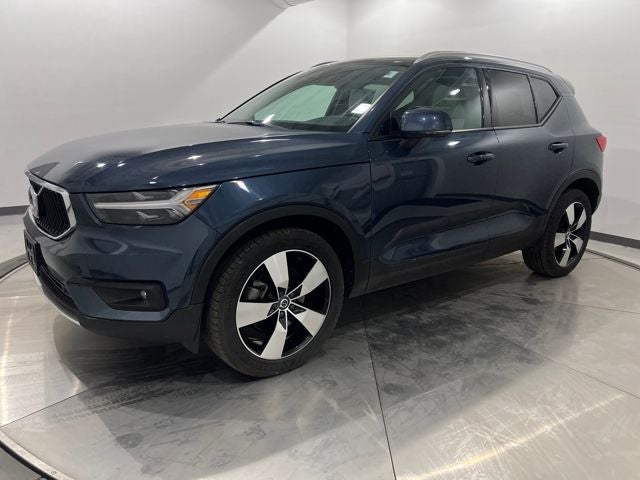 2021 Volvo XC40 Momentum