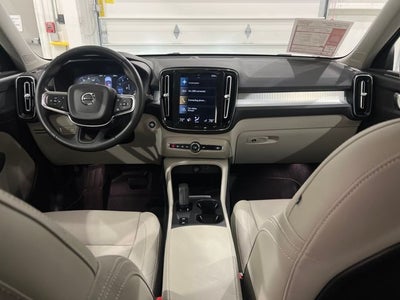 2021 Volvo XC40 Momentum