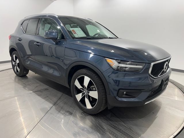 2021 Volvo XC40 Momentum