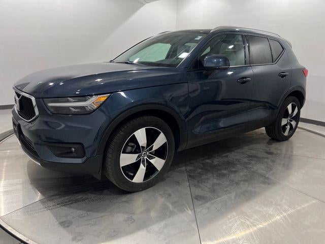 2021 Volvo XC40 Momentum