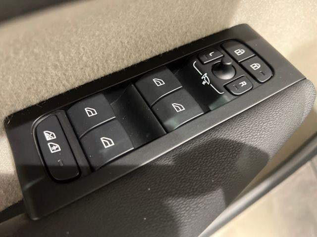 2021 Volvo XC40 Momentum