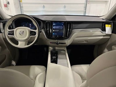 2025 Volvo XC60 T8 Plus