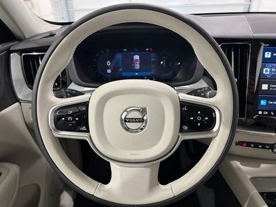 2025 Volvo XC60 T8 Plus