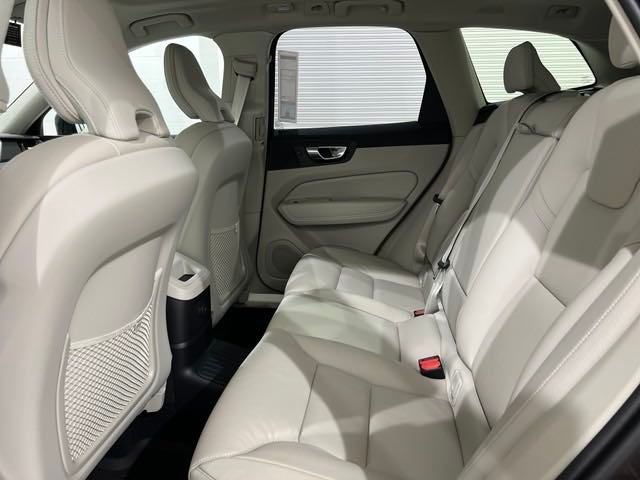 2025 Volvo XC60 T8 Plus