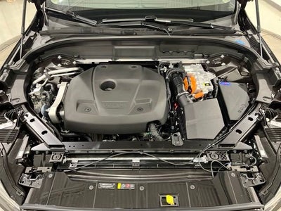 2025 Volvo XC60 T8 Plus