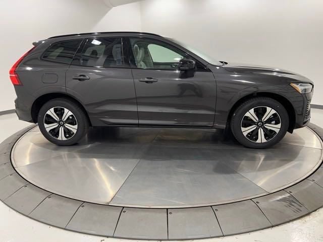 2025 Volvo XC60 T8 Plus
