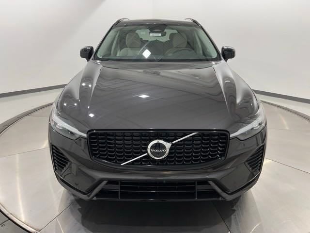 2025 Volvo XC60 T8 Plus