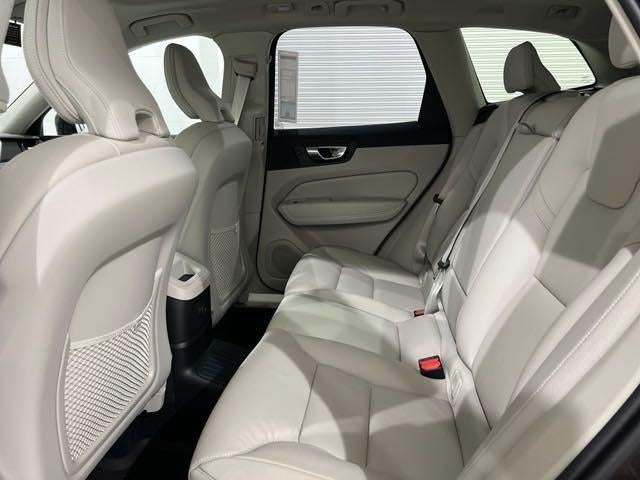 2025 Volvo XC60 T8 Plus