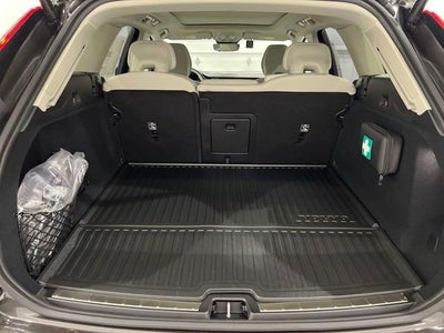 2025 Volvo XC60 T8 Plus