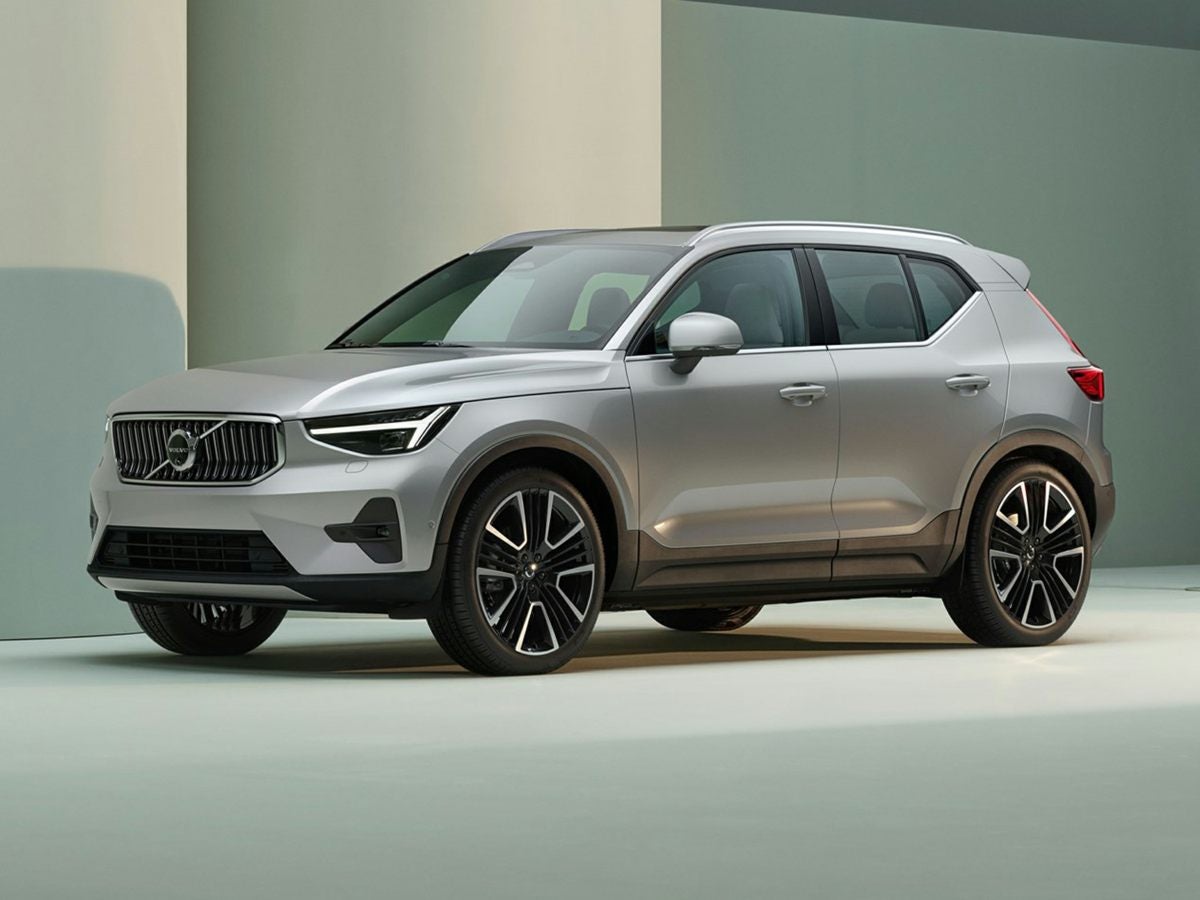 2023 Volvo XC40 B5 Core