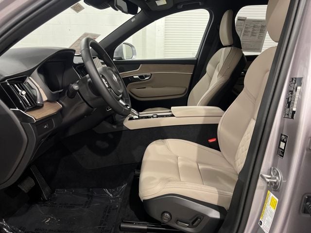 2026 Volvo XC90 B5 Plus