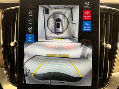 2026 Volvo XC90 B5 Plus