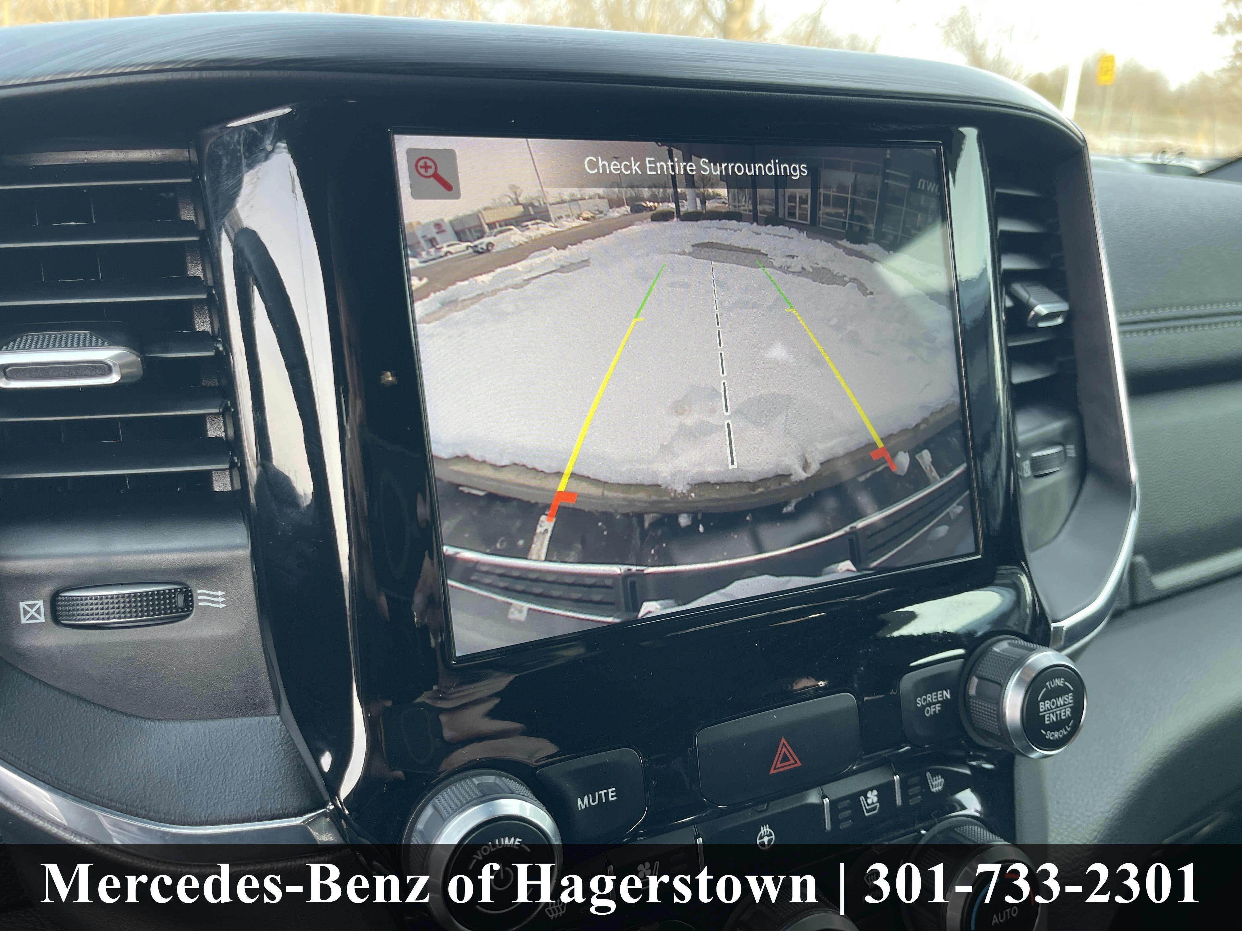 2024 RAM 1500 Laramie 4x4 Crew Cab 5'7 Box