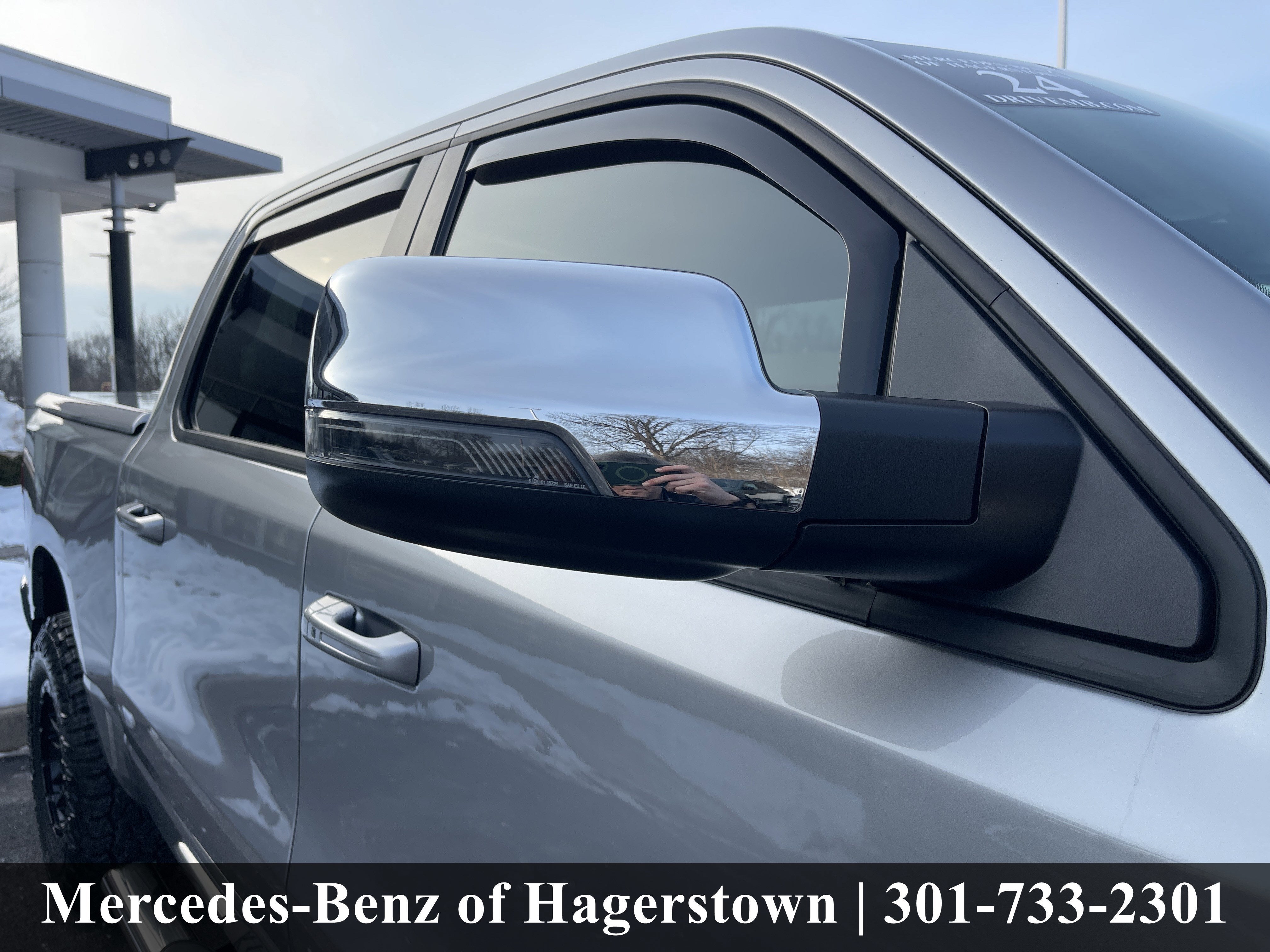 2024 RAM 1500 Laramie 4x4 Crew Cab 5'7 Box