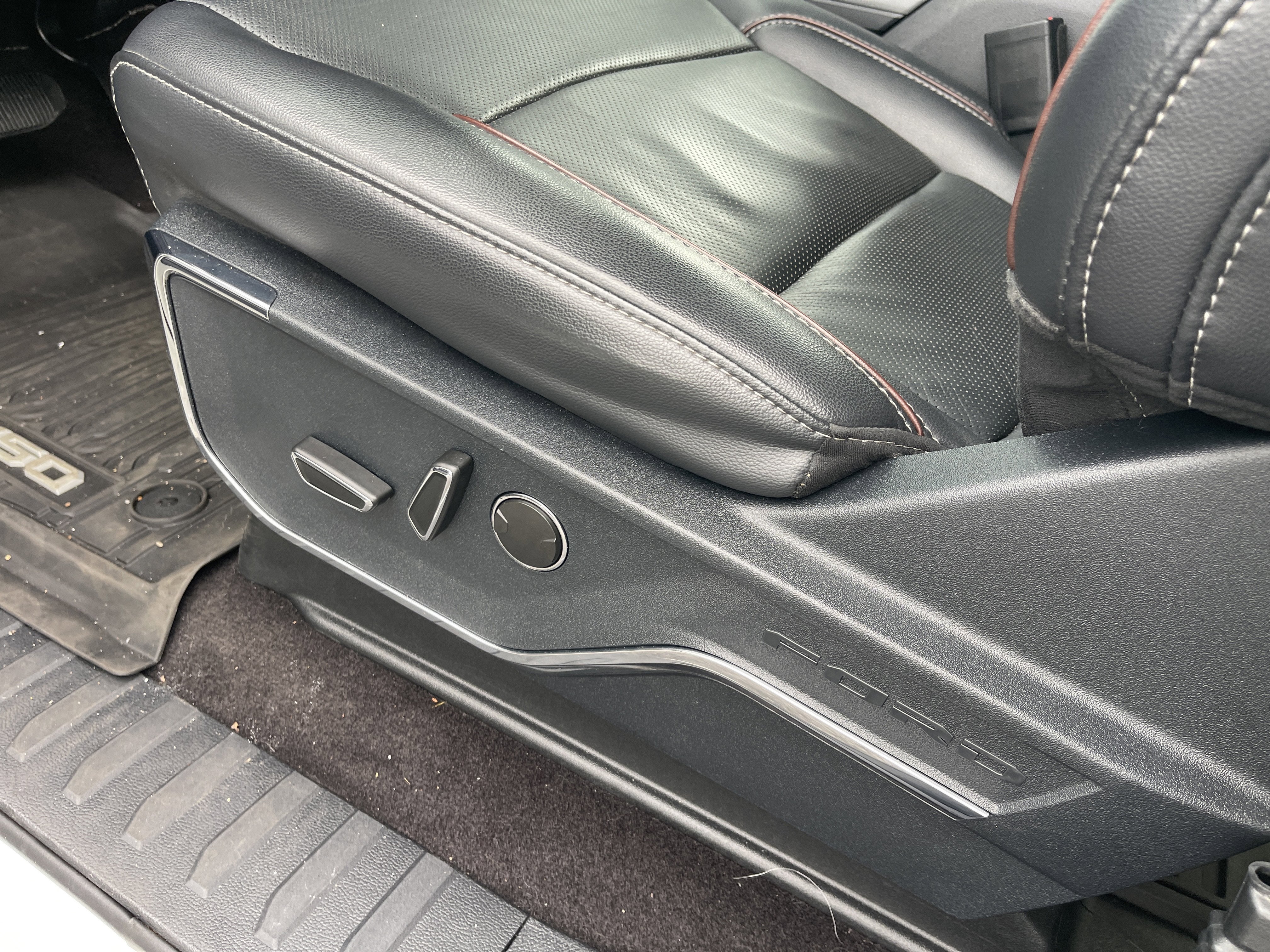 2021 Ford F-150 LARIAT 4WD SuperCrew 5.5' Box