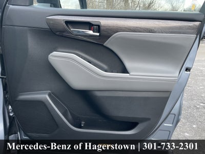 2021 Toyota Highlander Hybrid Limited AWD