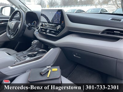 2021 Toyota Highlander Hybrid Limited AWD