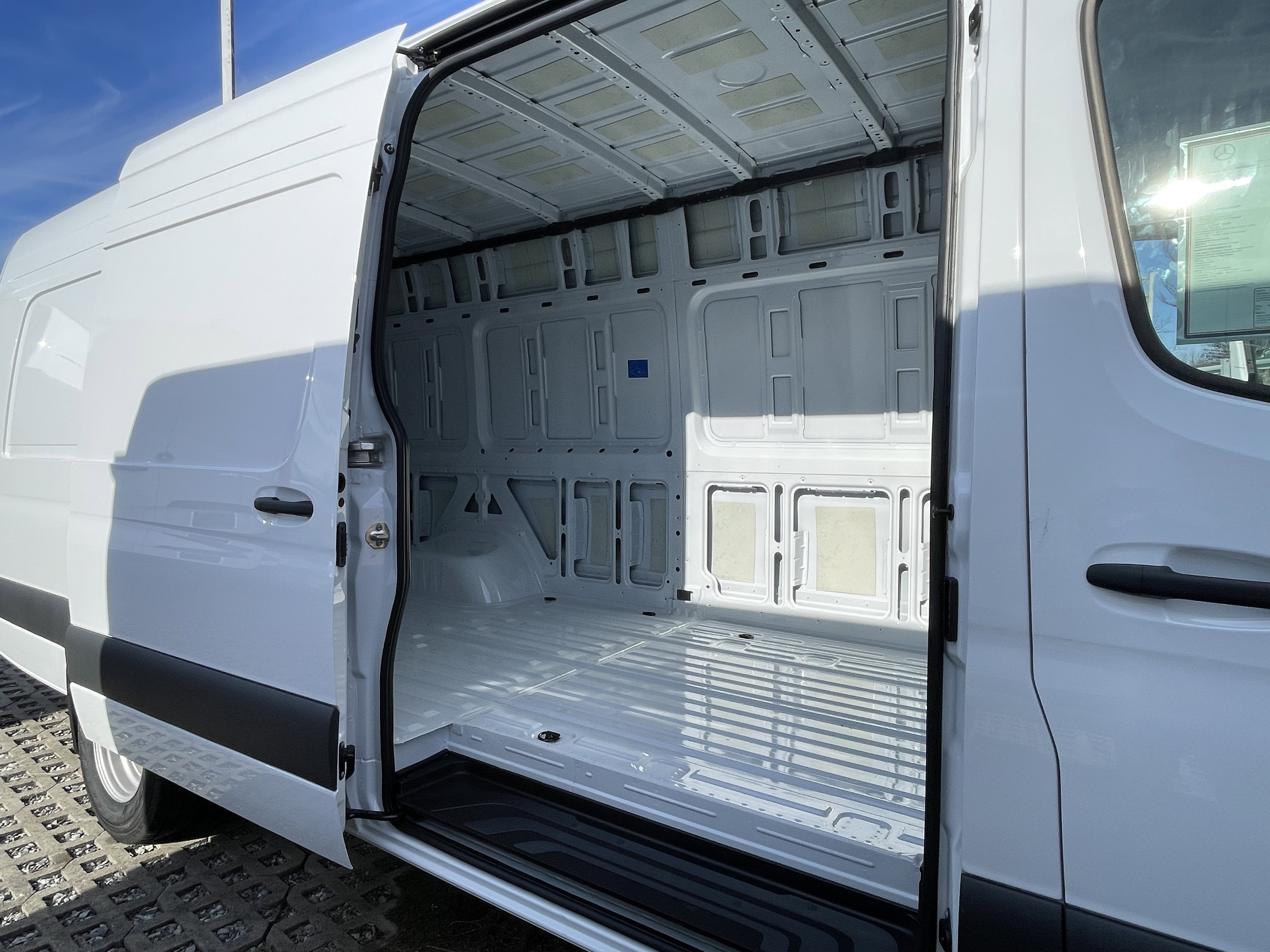 2026 Mercedes-Benz Sprinter Cargo Van 3500 High Roof I4 Diesel HO 170 Extended RWD