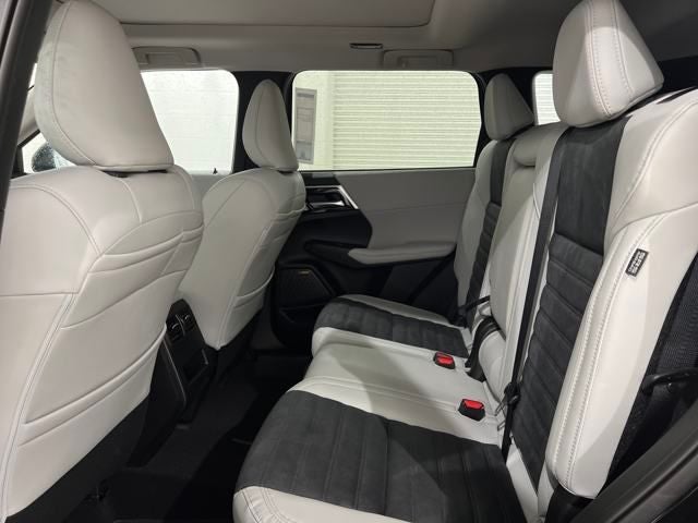 2025 Mitsubishi Outlander SE S-AWC