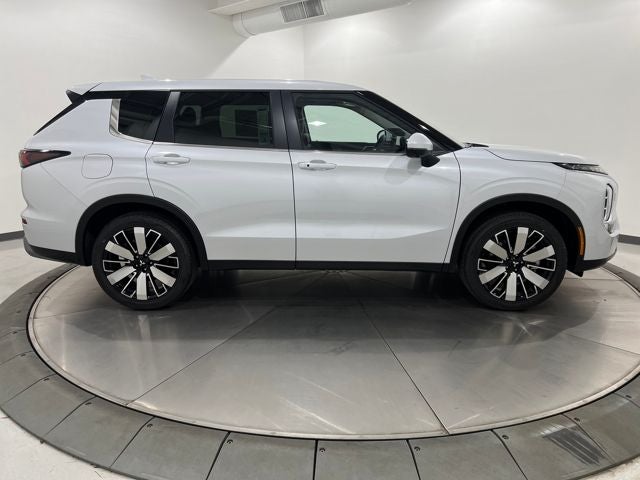 2025 Mitsubishi Outlander SE S-AWC