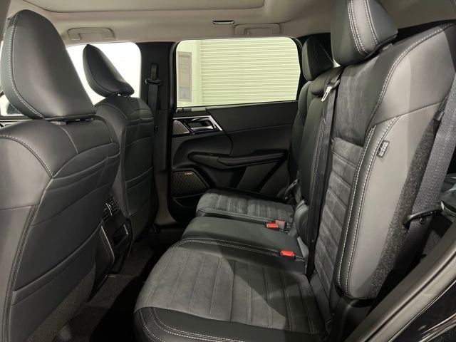 2025 Mitsubishi Outlander SE S-AWC