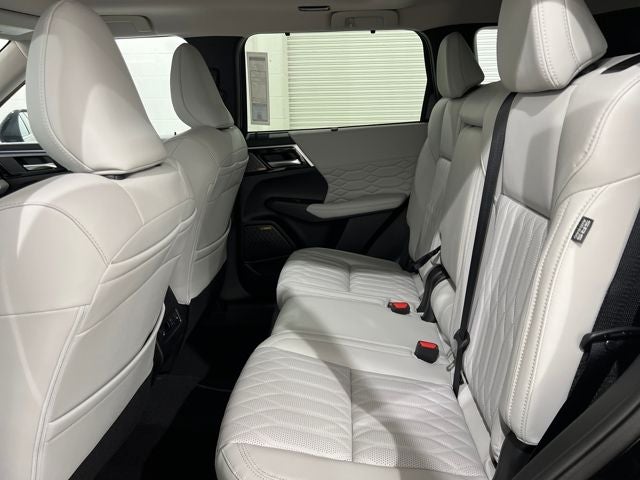 2025 Mitsubishi Outlander Platinum Edition S-AWC