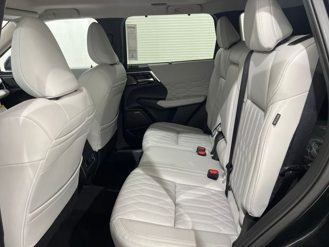 2025 Mitsubishi Outlander Platinum Edition S-AWC