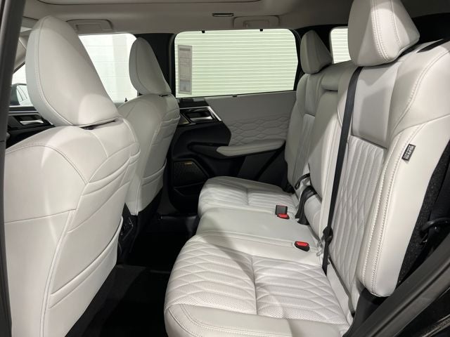 2025 Mitsubishi Outlander Platinum Edition S-AWC