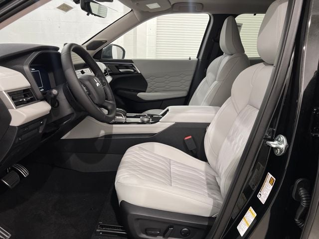 2025 Mitsubishi Outlander Platinum Edition S-AWC